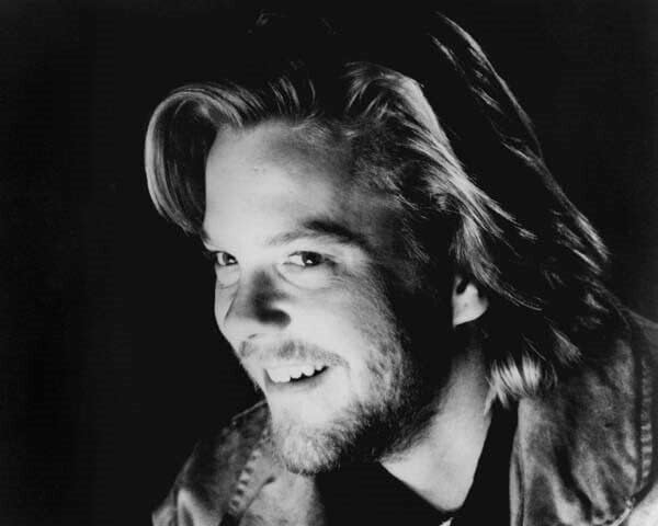 Портрет на усмихнато Кифера Сазерленда 1988 Young Guns 8x10 инча снимка